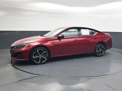 Used 2024 Nissan Altima 2.5 SR w/ SR Premium Package AWD/4WD image 13