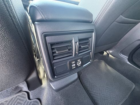Used 2026 Subaru Outback Premium AWD/4WD image 32