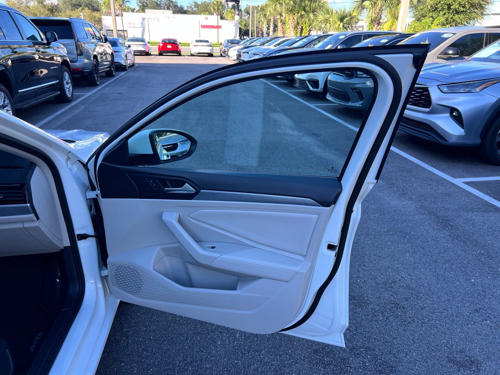 Used 2024 Volkswagen Jetta SE w/ Panoramic Sunroof Package FWD image 60