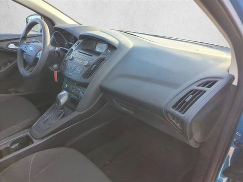Used 2016 Ford Focus SE FWD image 25