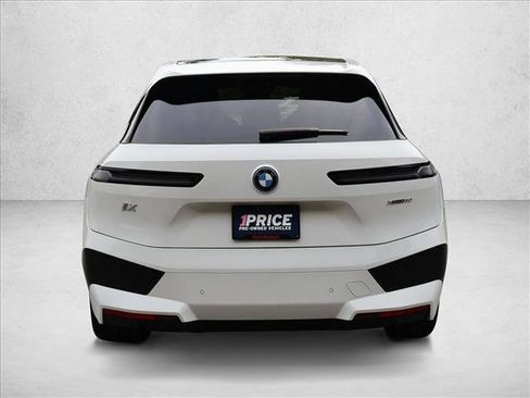 Used 2023 BMW iX xDrive50 w/ Sport Package AWD/4WD image 9