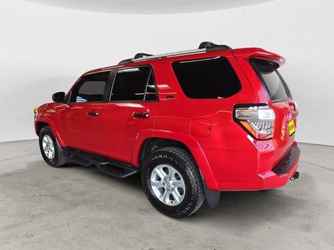 Used 2022 Toyota 4Runner SR5 AWD/4WD image 7
