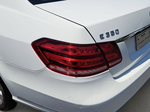 Used 2014 Mercedes-Benz E 350 4MATIC Sedan image 34