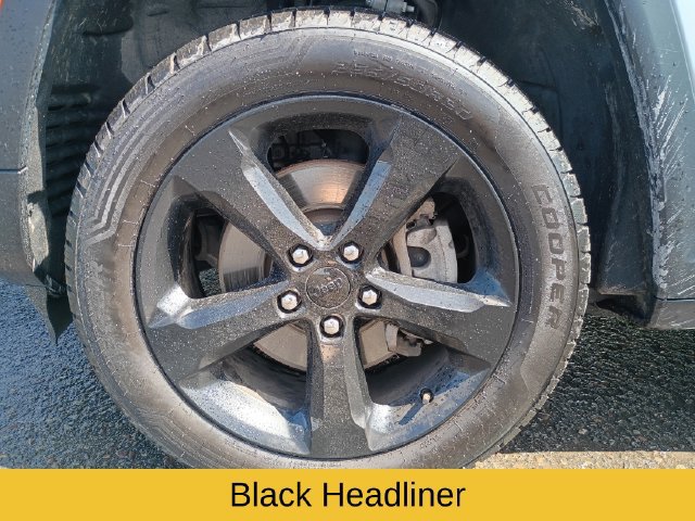 Used 2023 Jeep Grand Cherokee L Laredo AWD/4WD image 21