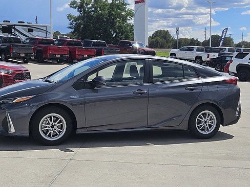 Used 2021 Toyota Prius Prime LE w/ Carpet Mat Package (TMS) image 21