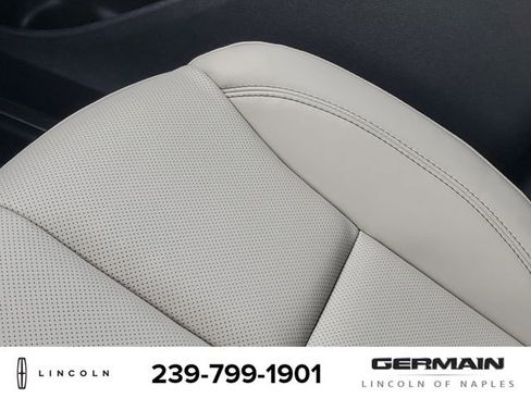 New 2025 Lincoln Aviator AWD w/ Equipment Group 101A image 28