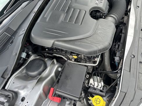 Used 2018 Chrysler 300 Limited w/ Safetytec Plus Group image 26