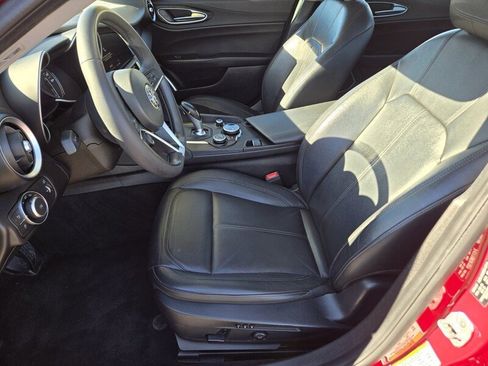 Used 2019 Alfa Romeo Giulia RWD image 8