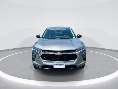 Used 2024 Chevrolet Trax LS w/ Driver Confidence Package FWD image 3