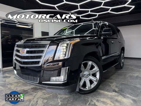 Used 2019 Cadillac Escalade Luxury image 1