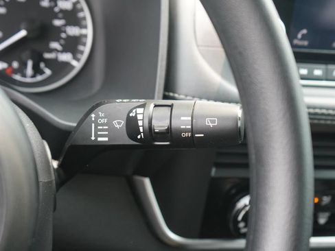 Used 2023 Nissan Rogue S AWD/4WD image 17