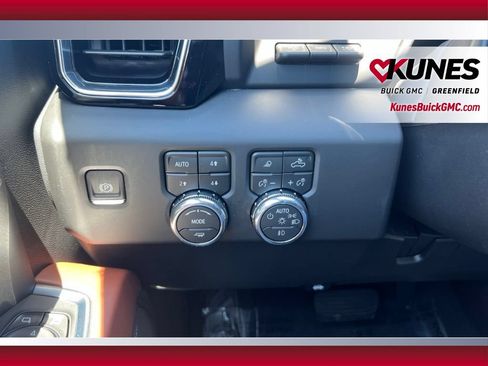 New 2026 GMC Sierra 2500 Denali Ultimate w/ LPO, Black Badging Package AWD/4WD image 22