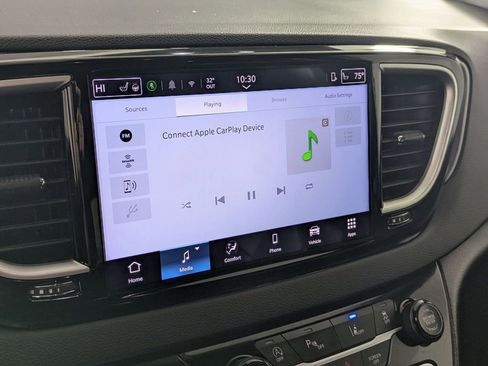 Certified 2026 Chrysler Pacifica Select image 22