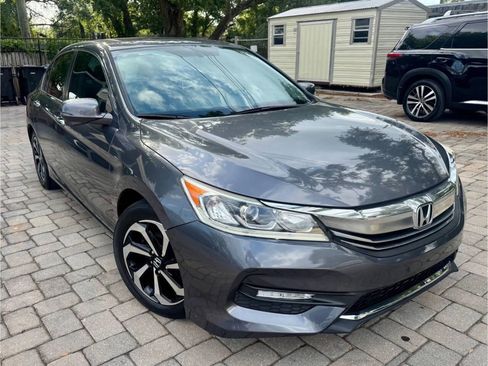 Used 2017 Honda Accord EX-L image 3