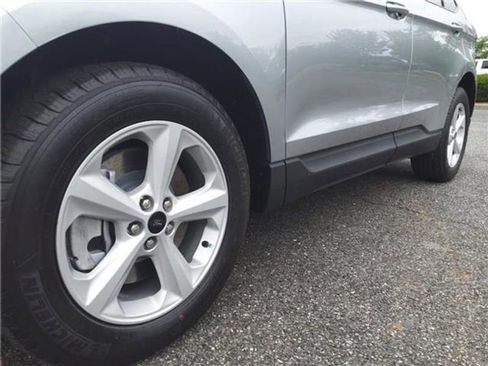 Used 2024 Ford Edge SE image 10