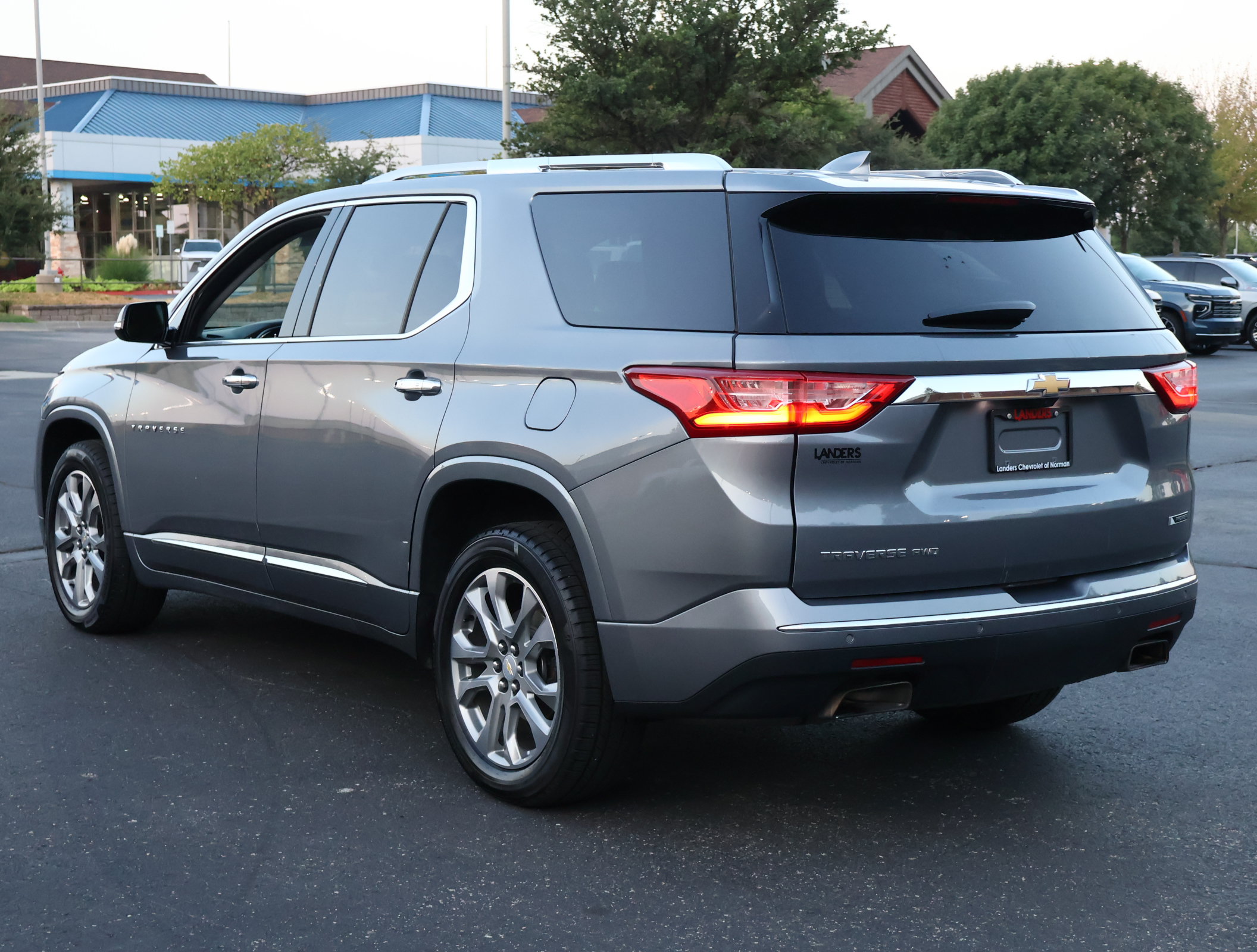 Used 2018 Chevrolet Traverse Premier AWD/4WD image 6