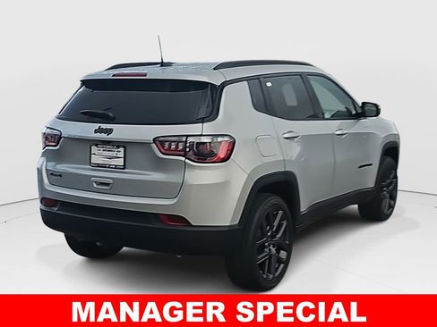 New 2026 Jeep Compass Latitude image 3