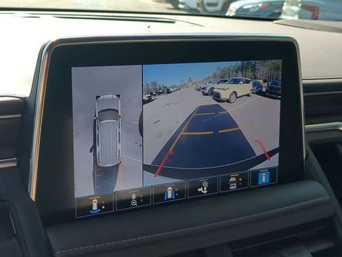 Used 2021 GMC Yukon XL SLT w/ SLT Premium Package image 38