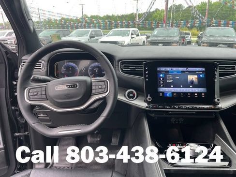 Used 2024 Jeep Wagoneer Series II w/ Convenience Group I AWD/4WD image 16