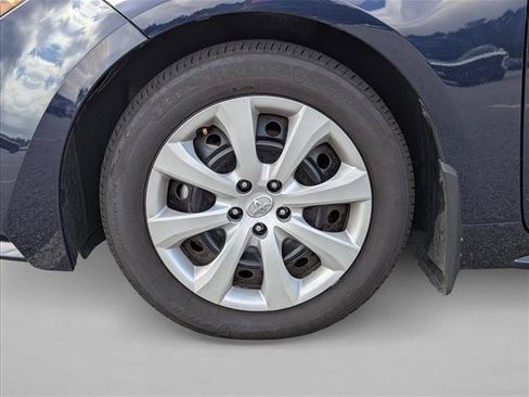 Used 2025 Toyota Corolla LE FWD image 9