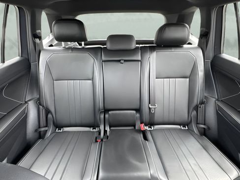 Used 2022 Volkswagen Tiguan SE R-Line AWD/4WD image 12