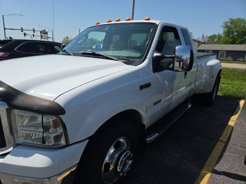 Used 2006 Ford F350 Lariat RWD image 1