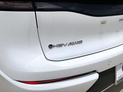 Used 2024 Toyota Crown AWD/4WD image 30