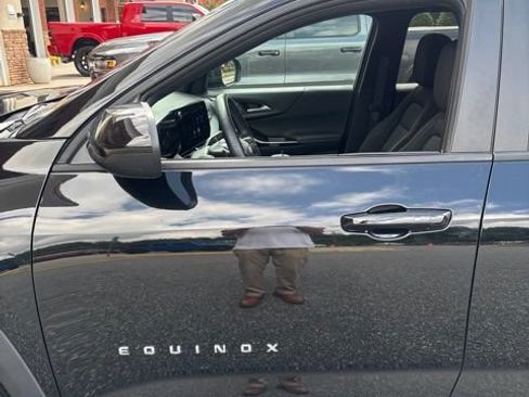 Used 2026 Chevrolet Equinox LT w/ LPO, Floor Liner Package FWD image 8
