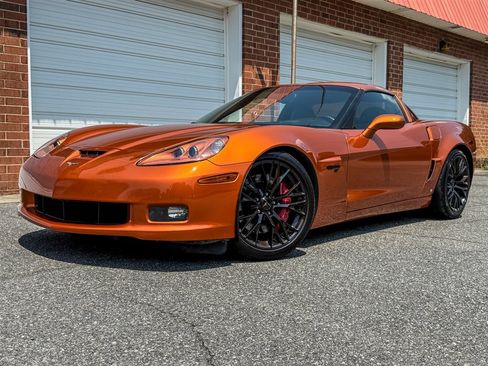 Used 2007 Chevrolet Corvette Z06 w/ Preferred Equipment Group RWD image 2