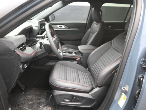 New 2026 Ford Explorer ST-Line w/ ST-Line Street Pack image 18