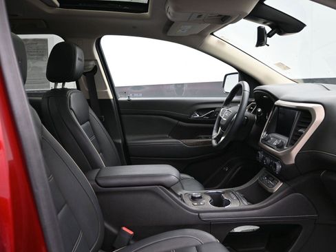 Used 2023 GMC Acadia Denali w/ Denali Technology Package image 12
