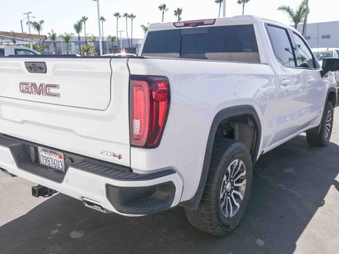 Used 2023 GMC Sierra 1500 AT4 w/ AT4 Premium Package AWD/4WD image 9