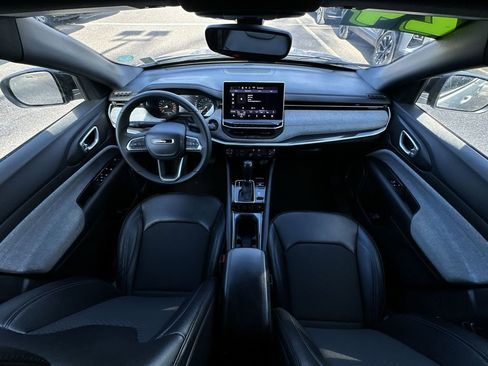 Used 2024 Jeep Compass Latitude image 28