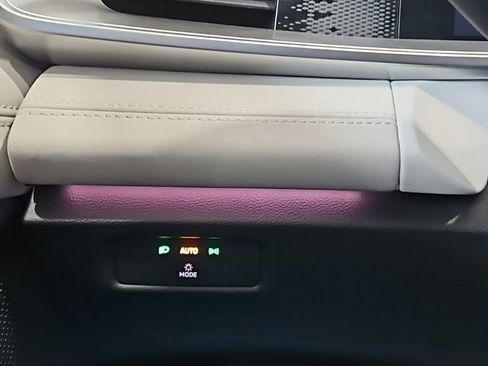 New 2026 Volkswagen Tiguan SE AWD/4WD image 36