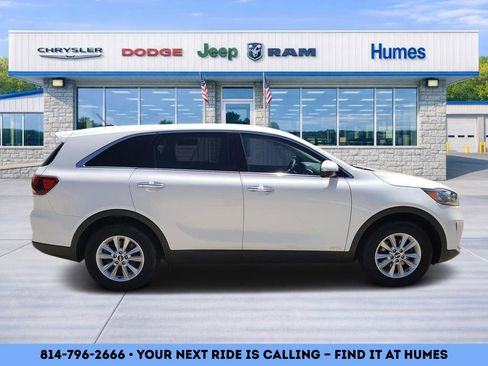 Used 2019 Kia Sorento AWD image 2