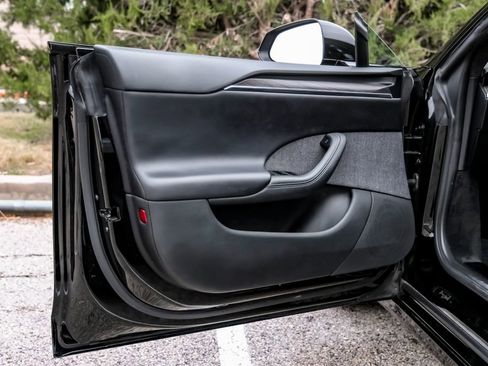 Used 2022 Tesla Model S Base image 46