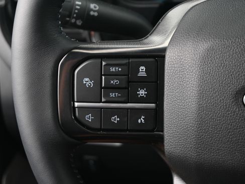 Used 2026 Ford F250 Platinum AWD/4WD image 18