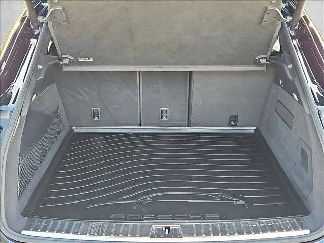 Used 2022 Porsche Cayenne Coupe AWD/4WD image 6