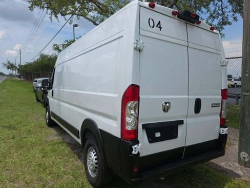 Used 2026 RAM ProMaster 2500 w/ Convenience Group FWD image 2