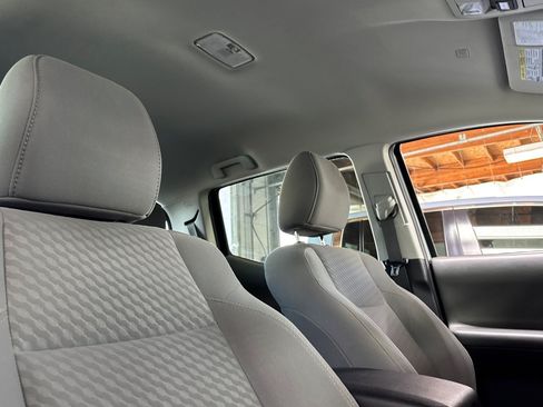 Used 2020 Toyota Tacoma SR AWD/4WD image 29