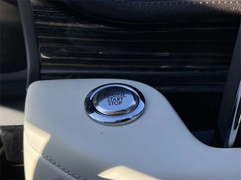 Used 2023 Lincoln Aviator Black Label w/ Jet Package image 26