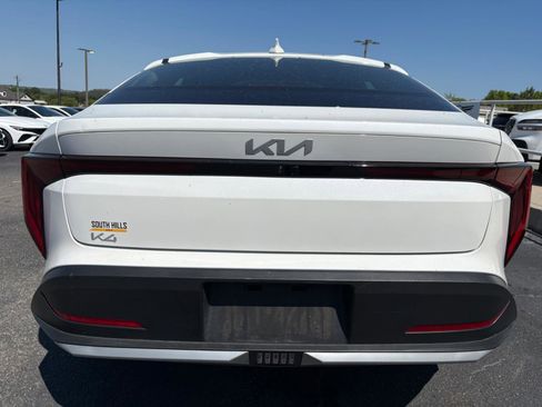 Used 2025 Kia K4 EX image 7