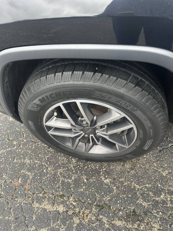 Used 2019 Jeep Grand Cherokee Limited w/ Luxury Group II RWD image 23