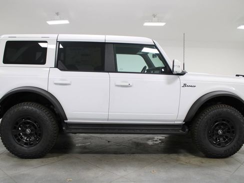 New 2025 Ford Bronco Outer Banks image 10