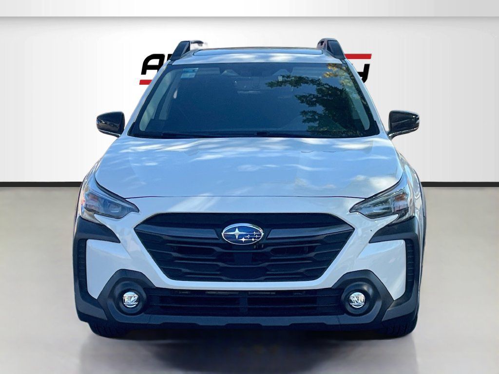 Used 2025 Subaru Outback Premium AWD/4WD image 2
