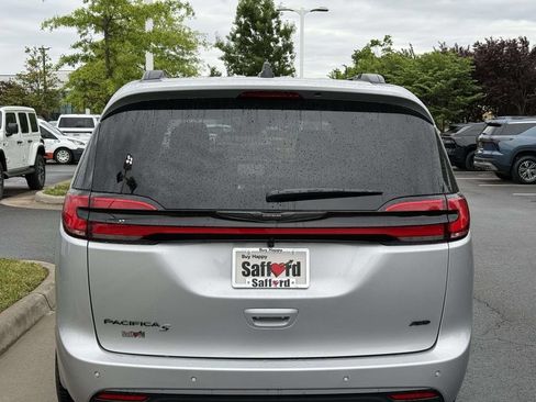 New 2026 Chrysler Pacifica Select w/ S Appearance Package AWD/4WD image 10