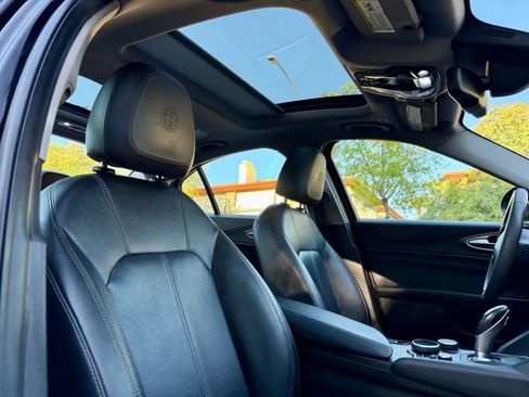 Used 2018 Alfa Romeo Giulia Ti image 16