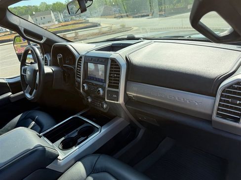 Used 2021 Ford F350 Platinum w/ Tremor Off-Road Package image 36