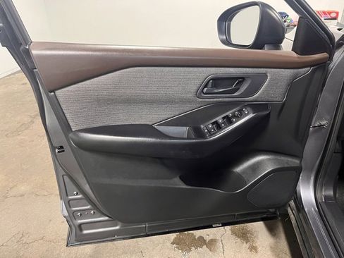 Used 2023 Nissan Rogue S image 24