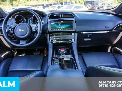 Used 2020 Jaguar F-PACE Premium image 27